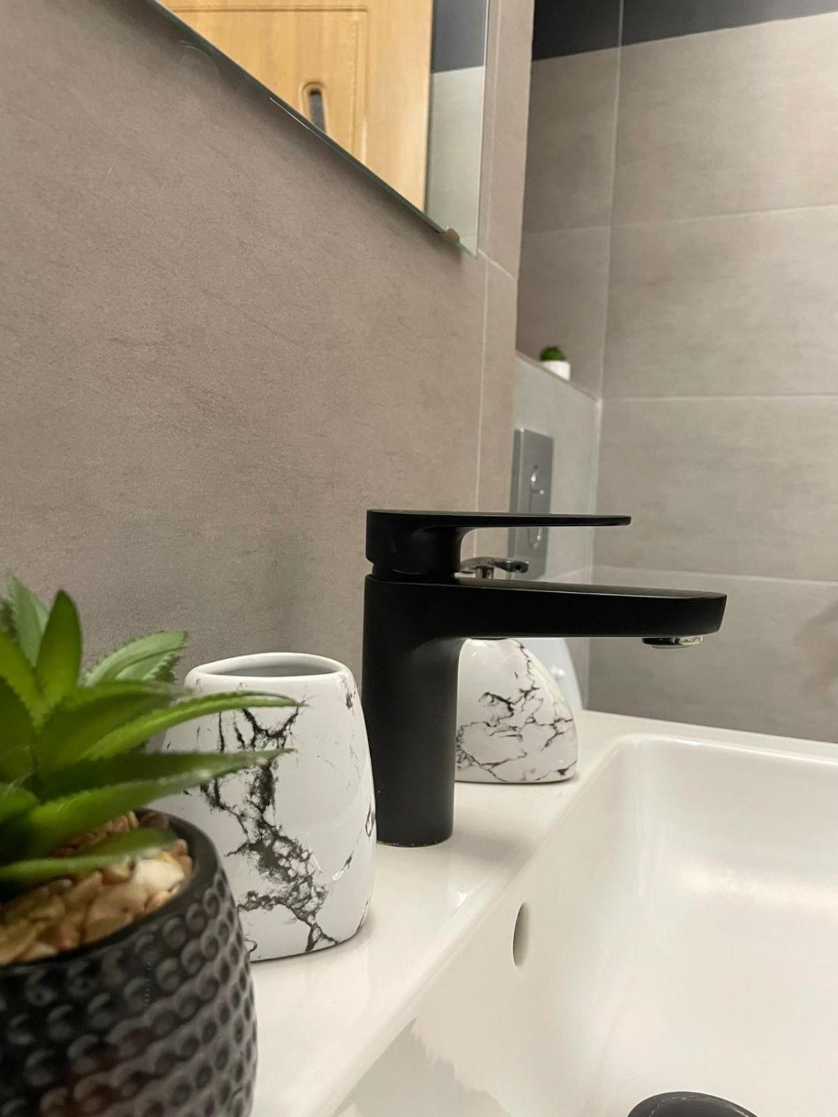 Apartament Inu Orşova Eksteriør bilde